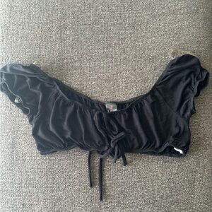 Black Off-Shoulder Tie-Front Crop Top with Ruffle Sleeves